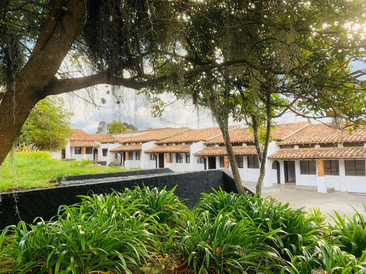 Club Aviva Guatavita - Hostel - Restaurante, Disco & Bar Εξωτερικό φωτογραφία